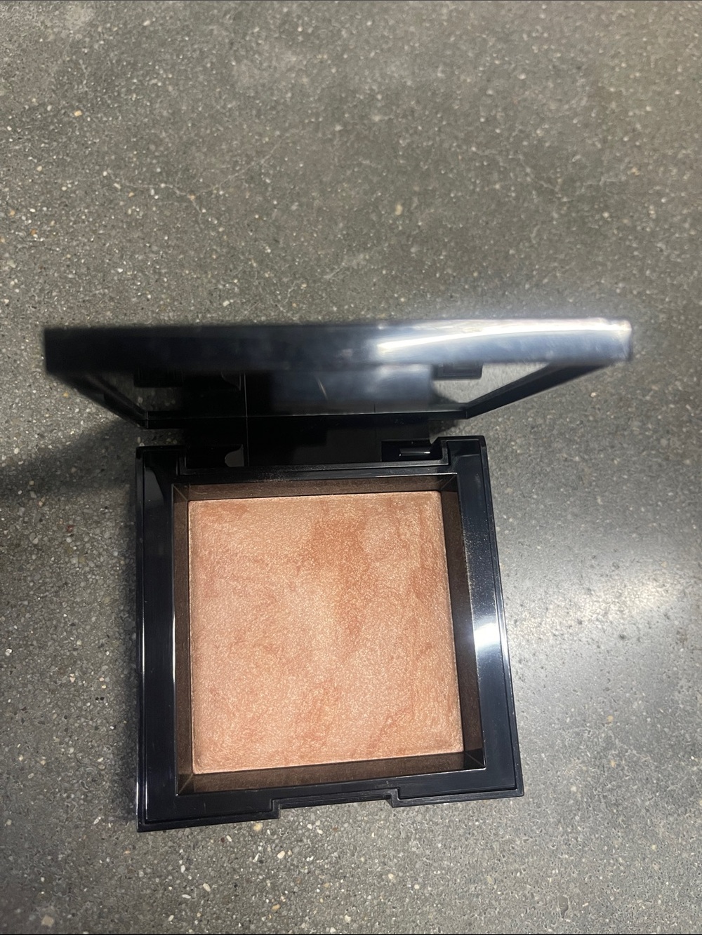 bareMinerals  Invisible GLOW Powder HIGHLIGHTER